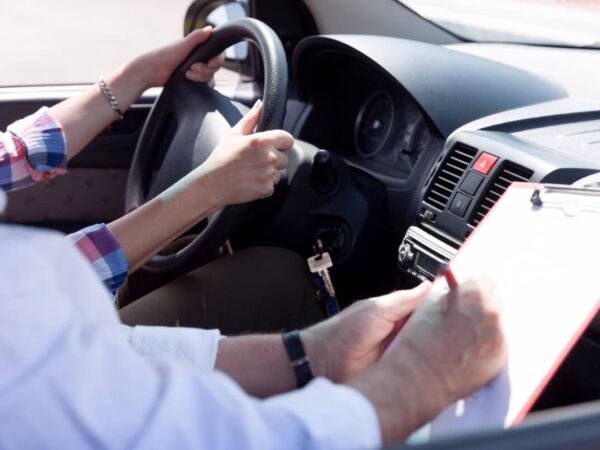 ADOBESTOCK_249748657 600X450 | Auto-ecole Performance Perfectionnement et formation Post-Permis : roulez en toute sécurité à Pfastatt, Mulhouse et Baldersheim Rixheim 3